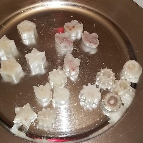 Lavender-Vanilia Beeswax Melts - Picture 4 of 5